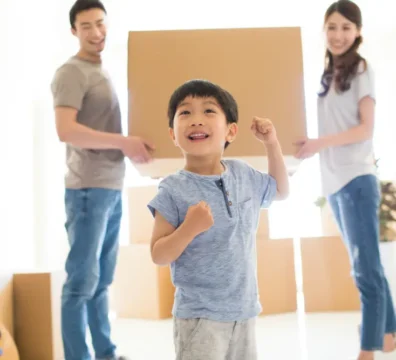 Family with the best home movers Singapore for stress-free relocation